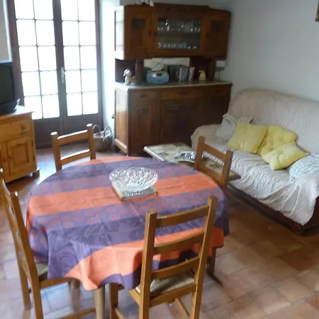 De Myriam Aux Portes Des Gorges Du Tarn Tatil Evi